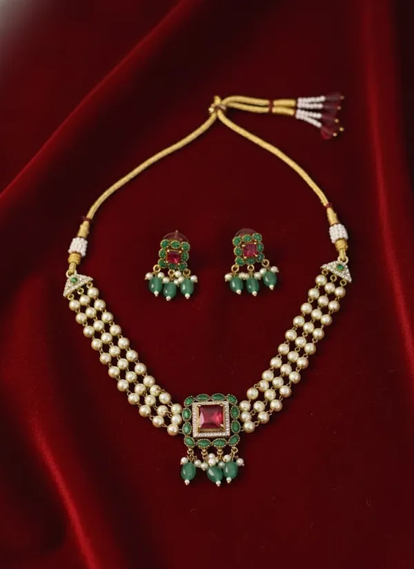 Green_Brass_Necklace_Set_For_Women